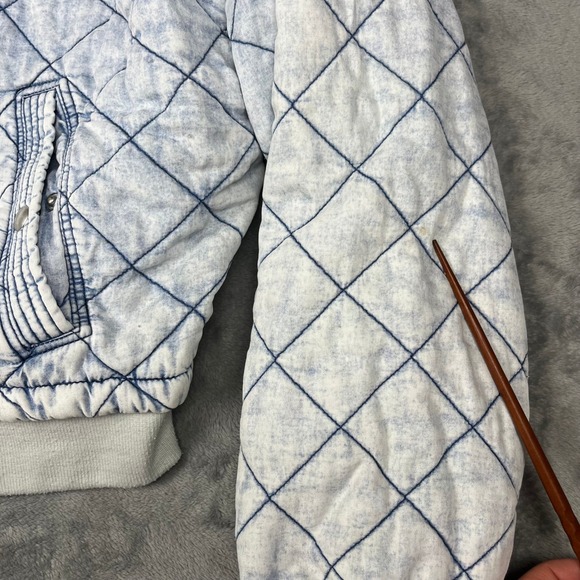 BLANKNYC Quilted Acid Wash Denim Bomber Jacket Women's XL Blue - Picture 10 of 11